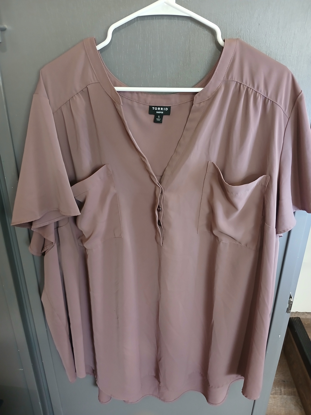 torrid dusty mauve V-neck Button Front Flutter Sleeve Blouse